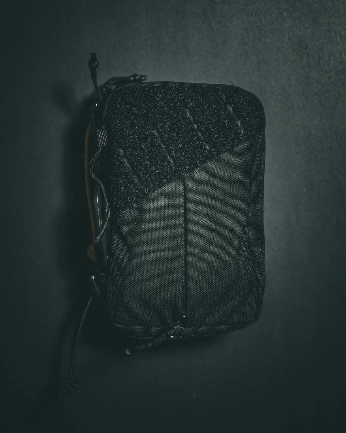 Kompakt & robust – der E4.0 organisiert dein EDC smart und sicher. Danke @sparrowsedc 📸 #tacticalgeek #edcpatch#edcpouch #edcorganizer #gear #edcgear #edc #outdoorlife #everydaycarry #everydaycarrys #edcpouchs #edcbag #urbancarry #edcbags #edcbackpack #backpack #titaniumpen #kydex #edcholster#rucksack #edccarry#edctools #beltkit #edcflashlight #edclifestyle #platatac #edccarry #edccommunity #pouchboiz #everydaycarry365 #organizer #kydexsheath