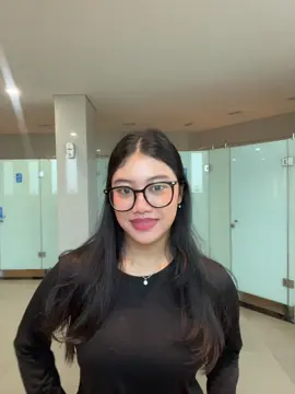 comfy airport outfit 
