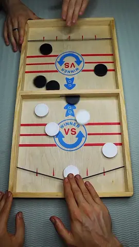 Shoot all the pucks quicker than your friend🎯#messi #ronaldo #boardgame #relaxing #superwinner 