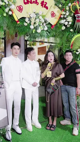 Hỏng có cô dâu kệ ta@TRẦN HOÀNG @Phương trinh shop 4 
