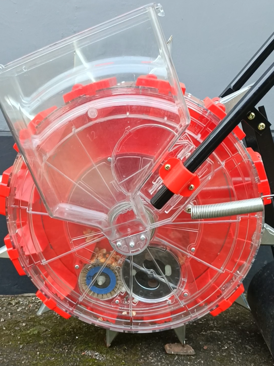 Alat tanam jagung modern #jagung #petanijagung #petaniindonesia🇮🇩🇮🇩🇮🇩🌿🌿 #petanimuda #alatpertanian 