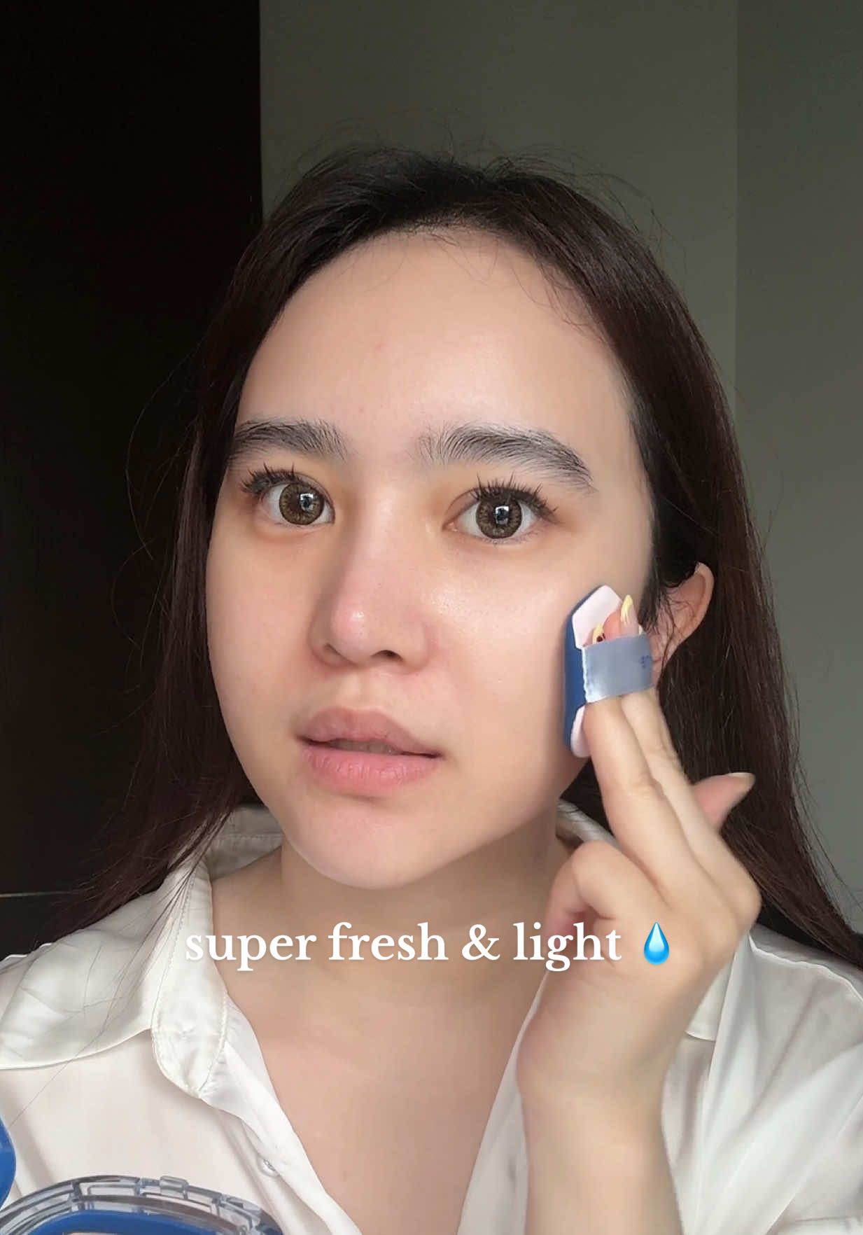 Rasanya dingin2 waktu dipakein ke muka, so freshhh @Wardah Beauty Official #cushionviral #cushionlight+ #light+