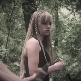 #maysileedonner | this one got a little kick to it 💔 mckenna as maysilee is everything to me. || @mckenna grace :) @josephzadainabearshirt @MckennaGraceMusic ||#mckennagrace #haymitchabernathy #thehungergames #xybca 