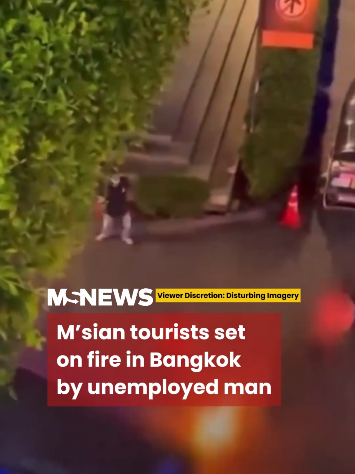 The tourists, a 26-year-old man and a 27-year-old woman, suffered second-degree burns of varying severity. #mustsharenews #sgfyp #bangkok