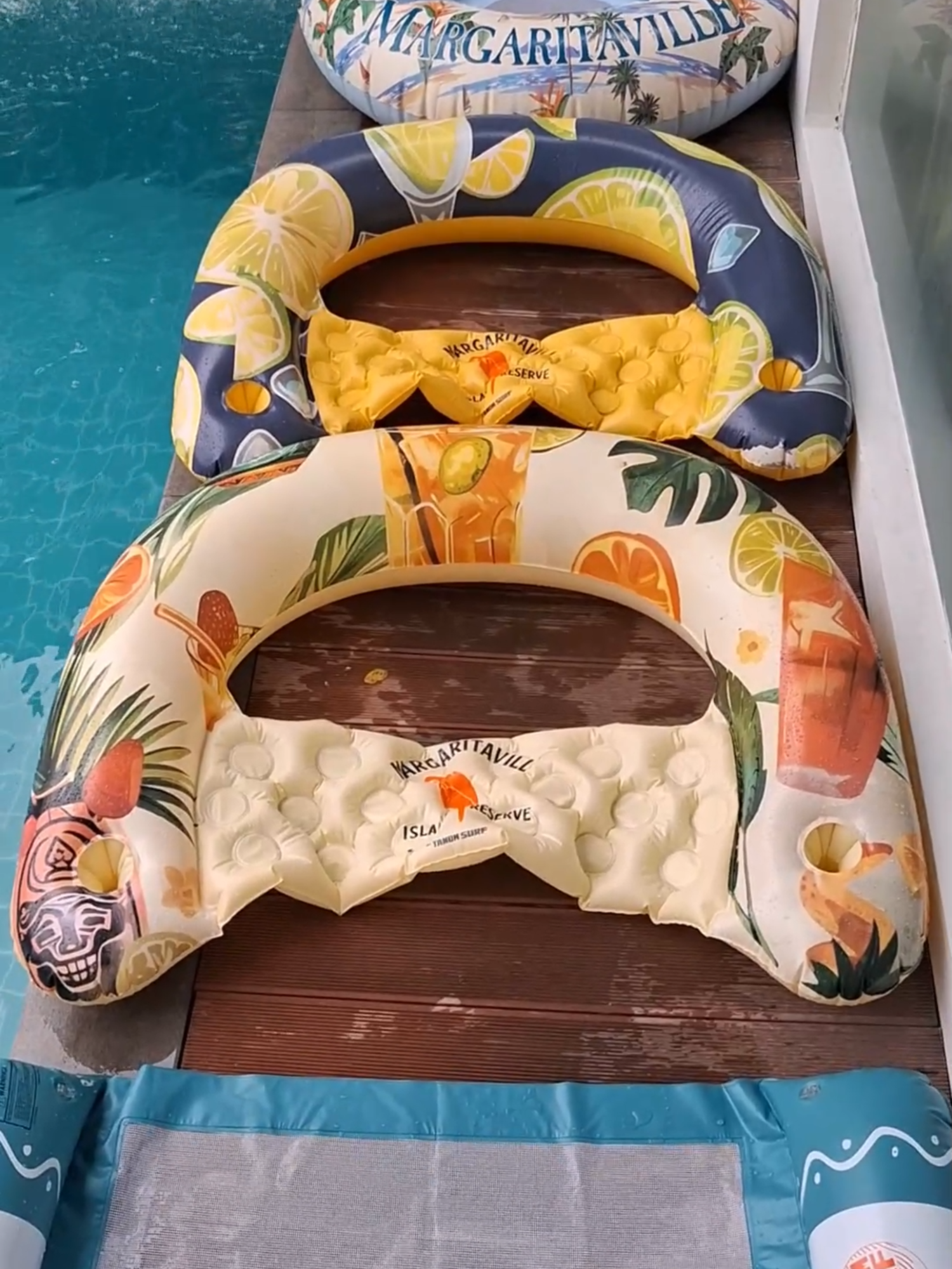 Kick back and soak up the sun in island-inspired comfort with the Margaritaville Sit-n-Chill Pool Float – the ultimate inflatable chair for poolside relaxation and good vibes. #tandmsurf #margaritaville #floats #poolpartyfloats