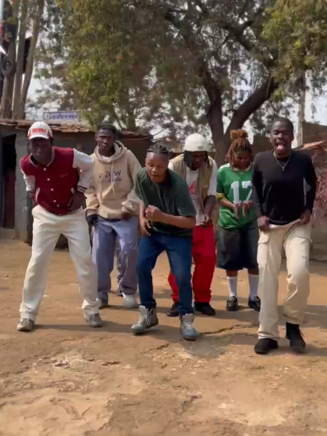 Swali dance challenge @mr_kagame @heavy_cane @kings256dancecompany @mutungoboys🎶  Check it out!