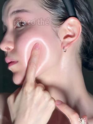 Sữa tắm lưu huỳnh. Bổ sung yếu tố làm trắng, còn giúp chống ngứa và mụn trứng cá.LXR