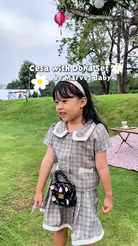 Cesa With Dona Set by Marves Baby No.1 Baju Anak Korean Stlye Salah satu set favorit Cesa, Dona Set dari @marvesbaby nyaman dipakai anak, ga bikin gatal dan panas. Banyak varian warna lainnya. Bisa cek di IG nya yaa !! Yukk samaan sama Cesa 😍✨🌼 #marvesbaby #marves #bajukekiniananak #bajuanak #ootdanakcewek    