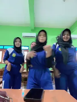 ueyyy💃🏻💃🏻 #xybca #for4you #masukberandafyp #smkpgri1sidoarjo #sekardanganmistery🇺🇸 