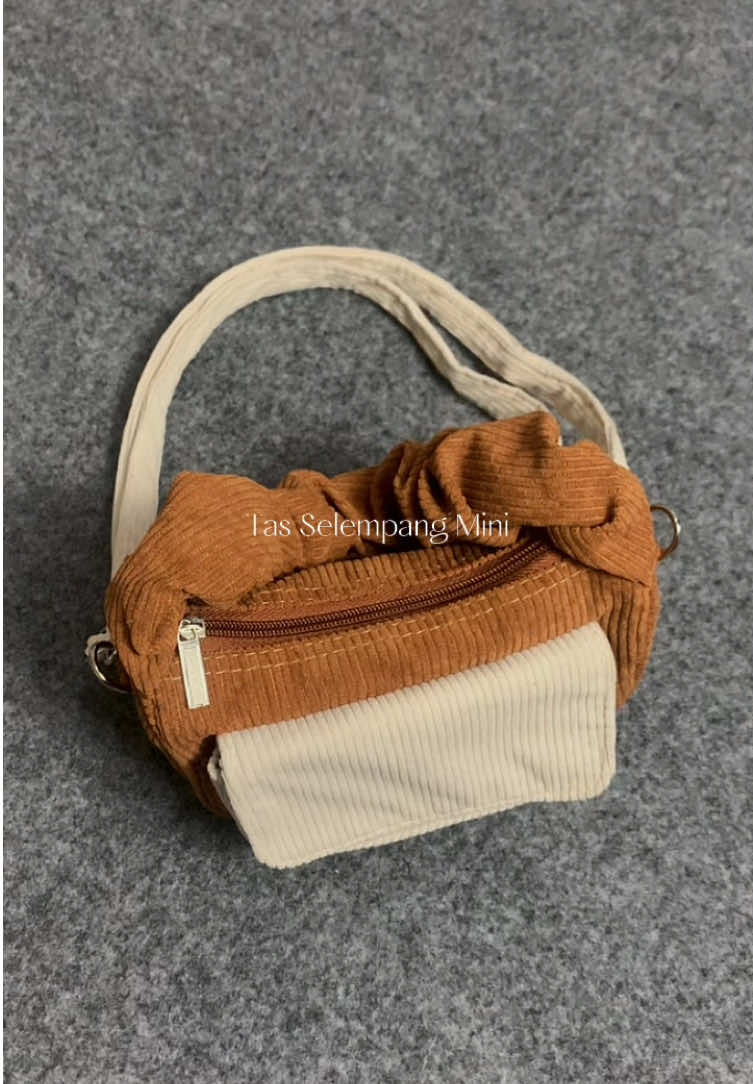 Bahan sama perpaduan warnanya juara sih ini tas ☝🏻🔥 #tas #barang #tasselempang #taswanita  #tascewe 