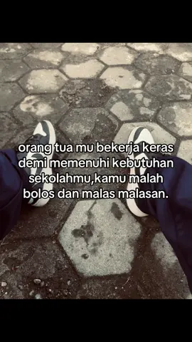 ojo pisan” lompat pager#bolossekolah#malasmalasan#katakatamotivasi #anaksekolah #storyanaksekolah🌻 