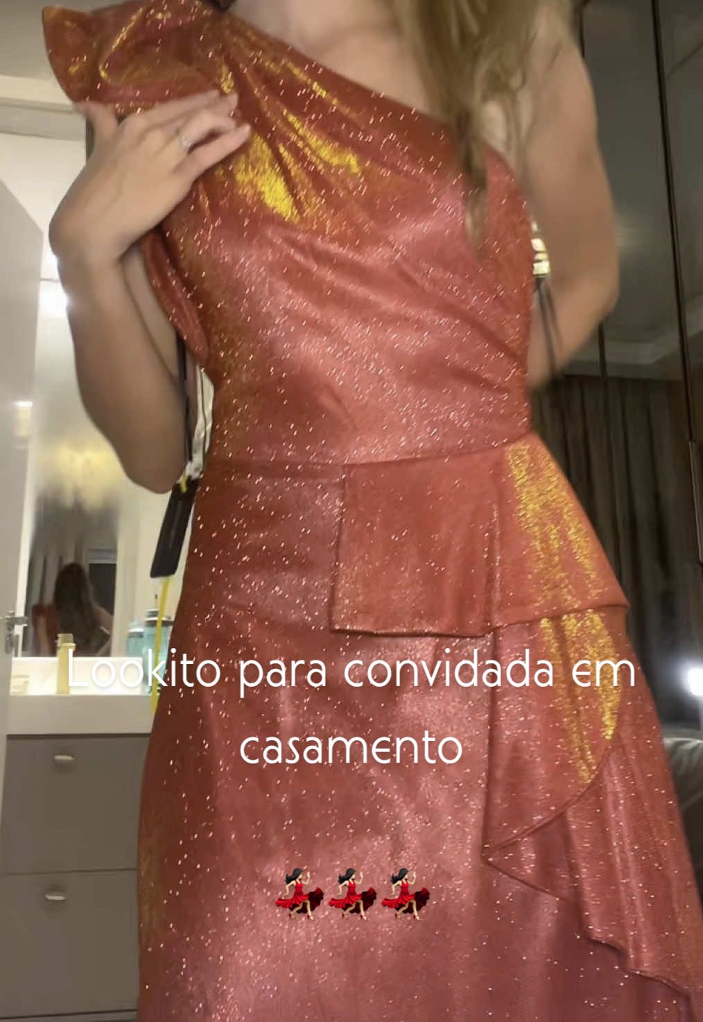 Arrisquei comprar um vestido na internet para convidada em alguns dos milhares de casamento que terei 🧜🏼‍♀️🧜🏼‍♀️🧜🏼‍♀️🧜🏼‍♀️ fico com ele e faço os ajustes ou devolvo? Ele é da @Loja Urban Race  #lookito #fashiontiktok #vestido #casamento #grwm 