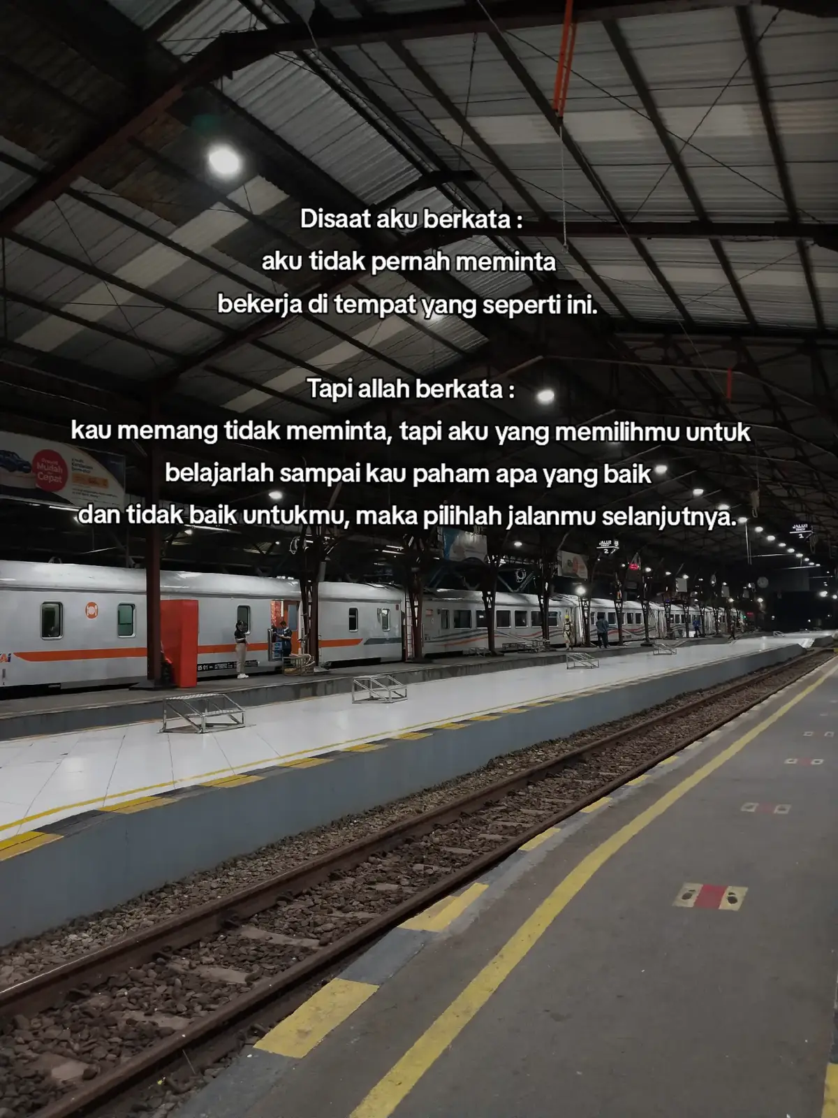 Barangkali tempat kerja yang sedang disinggahi adalah tempat pembelajaranmu untuk memulai sesuatu yang lebih dari apa yg kamu kira, bersabarlah 🫶