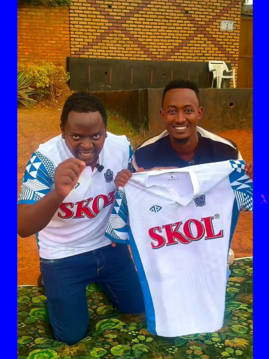 @claptonkibonge yabukereye😂 Ibaze ari wowe ubuze😂 RAYON SPORTS🆚YANGA AFRICANS Upper Bowl: 3k RWF Lower Bowl: 5k RWF Classic Seats: 15k RWF VIP: 30k RWF VVIP: 100k RWF Executive Seat: 150k RWF SkyBox: 2M  RWF 📱 *662*700*1191# #RayonSportsDay25  #IgipimoNyacyo  #GroupStageGame 