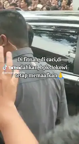 presiden terbaik dan rendah hati. kami slalu mencintai kekuranga pak jokowi. kita doakan pak wapres skrg jadi presiden kita thn 2029.