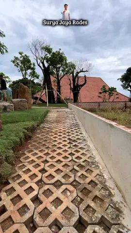 Menikmati Sore Di Villa Mutun... hijaunya tanaman tidak akan terjaga apabila tidak disiram secara berkala, tebar kebaikan rawat hijaunya keberagaman... #fypシ #fypシ゚viral #fyppppppppppppppppppppppp #menebarkebaikan #merawatkeberagaman 