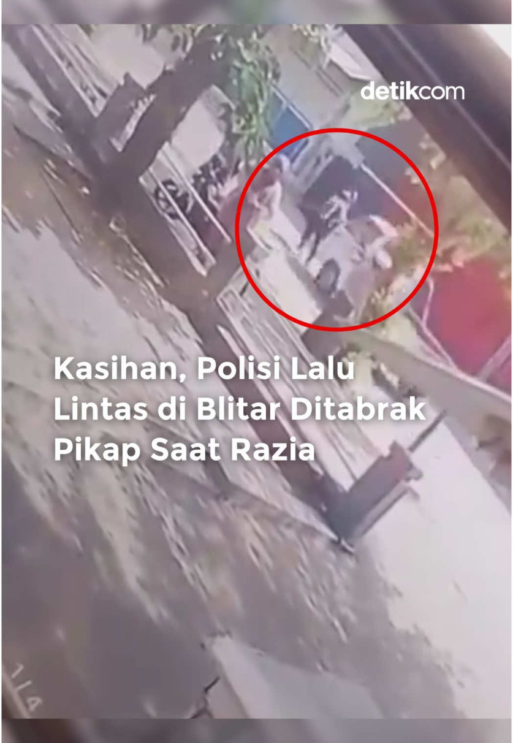 Menurut seorang saksi warga di lokasi, Refa Della mobil pikap putih yang menabrak polisi itu melaju dari arah timur (Desa Duren) menuju barat (Desa Bendosewu) dengan kecepatan tinggi. Polisi tersebut hendak memberhentikan kendaraan tersebut. 