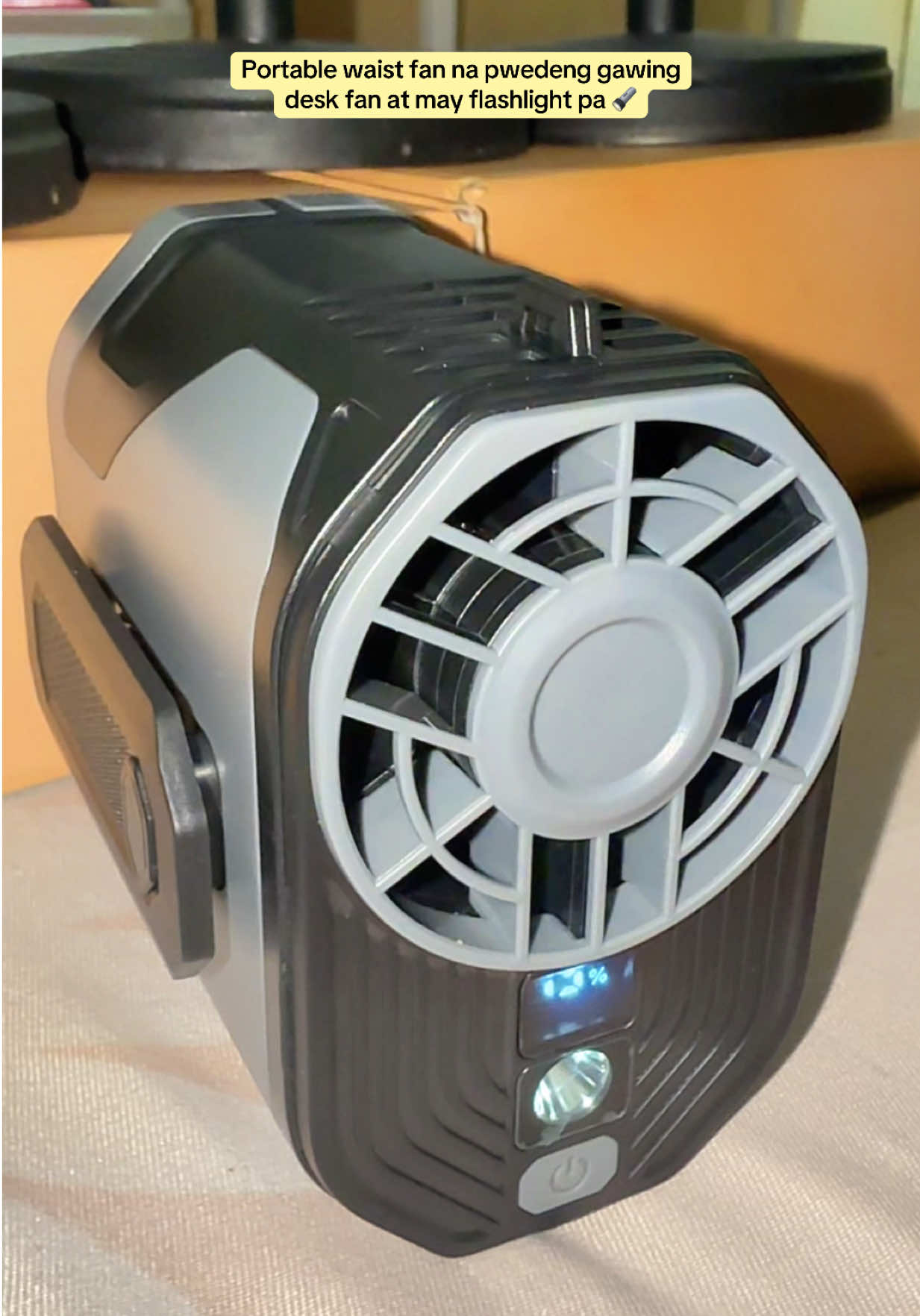 Ang galing tlga netong portable waist fan, pwedeng maging desk fan at may pa led flashlight display pa🥹❤️ #portablewaistfan #waistfan #fanwithflashlight #zolurafan 