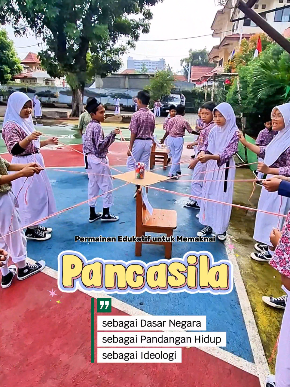 Pancasila✨️ . Pancasila sebagai dasar negara ibarat kardus terikat tali yang talinya dipegamg bersama. Menjadi sesuatu nilai dasar yang penting dan disepati semua warga negara. . Pancasila sebagai pandangan hidup yakni nilai dasar tadi dipakai sebagai alat yang menggerakkan masyarakan menuju tujuan bersama. Menjadi pedoman bertindak sehingga bangsa tetap terarah. . Pancasila sebagai ideologi ibarat memiliki gambaran yang sama tentang 