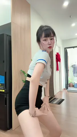 Em luôn chờ anh về 😍 #xuhuong #trending #dance #trend #viral 