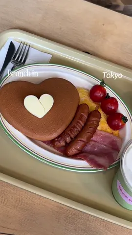 heart shaped pancakes and matcha? see you at 11 #tokyo #japan #cafe