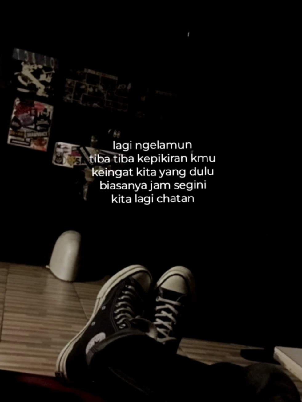 lagi ngelamun tiba-tiba kepikiran kamu, keingat kenangan kita yg dlu🥹🥀. #sadstory #katakata #mv🥀story 