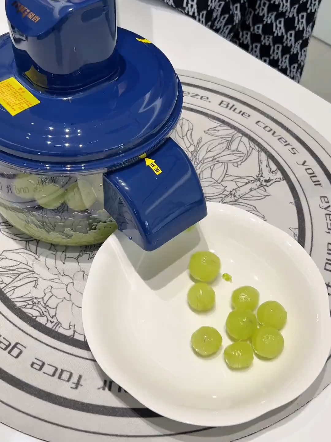 我宣布，這是我今年買得最最正確的機器，去皮也太牛了！#日常分享 #葡萄去皮機