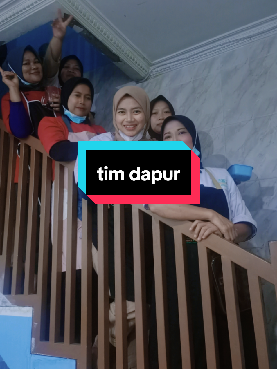 sehat selalu teman² cook dan cook Helper. disaat orang lain terlelap kita justru terjaga bujan untuk shalat malam tapi untuk satu suapan . semangat tim #relawanmbg #menumbg #makanbergizigratis #anakindonesiasehat #foryoupage 