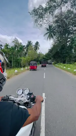 #fyppppppppppppppppppppppp #srilankan_tik_tok🇱🇰 #onemillionaudition #foryoupage #fypシ゚viral #everyone #hornet250 #bikelover #kurunegala 