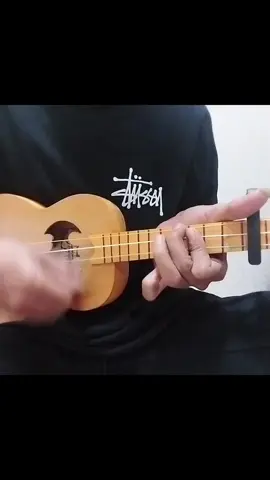 Pernah dengar Tia Monica dibawain pakai kentrung senar 3? Versi simple ini bikin nostalgia 😍🎵 #TiaMonica #KentrungSenar3 #UkuleleCover #CoverMusik #LaguNostalgia 