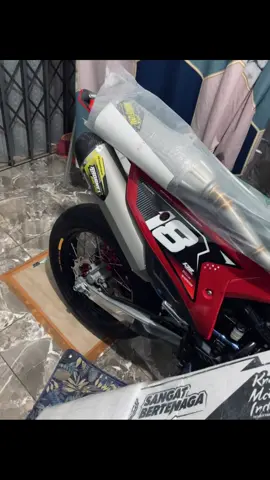 🙏🏻🙏🏻☺️ #supermoto #crf #crfinthesky 
