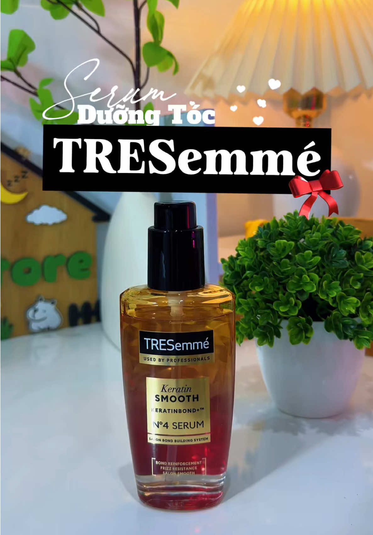 Chăm tóc óng mượt tại nhà chuẩn salon nè mấy bà, eo ơi mùi em nó thơm sang lắm luôn, không bị bết tóc là ưng rồi á. Nhanh tay đang có 🎁 nè #tresemme #hoptaccungunilever #serumduongtoctresemme 