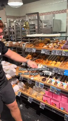 there’s SUGAR in cakes 🤯 is this real? I’m shaking 😫😩 #comedy #satire #ukcomedy #fizzsinclair 