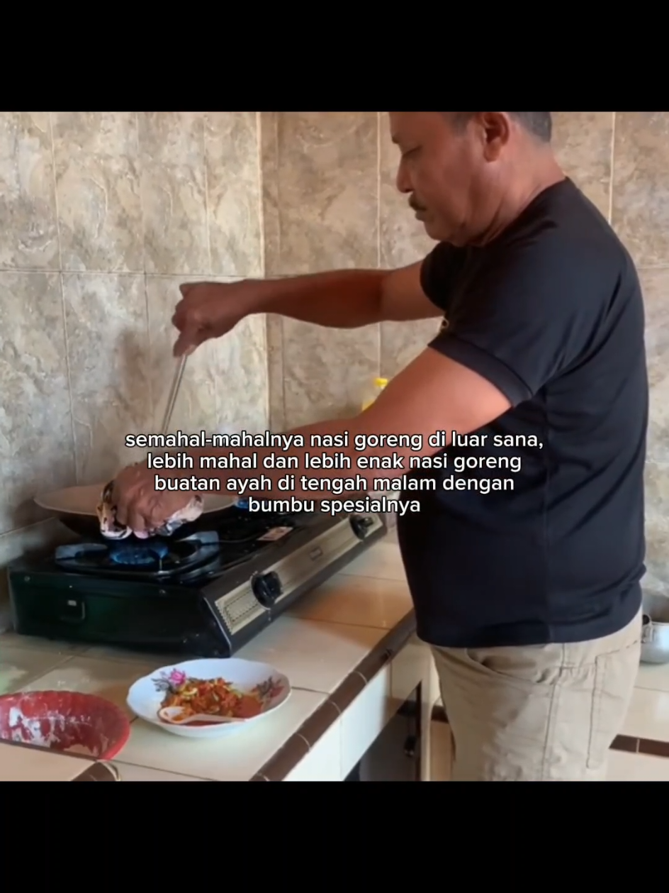 Nasi goreng buatan ayah adalah nasi goreng terenak di dunia. #nasigoreng #ayah #fyp 
