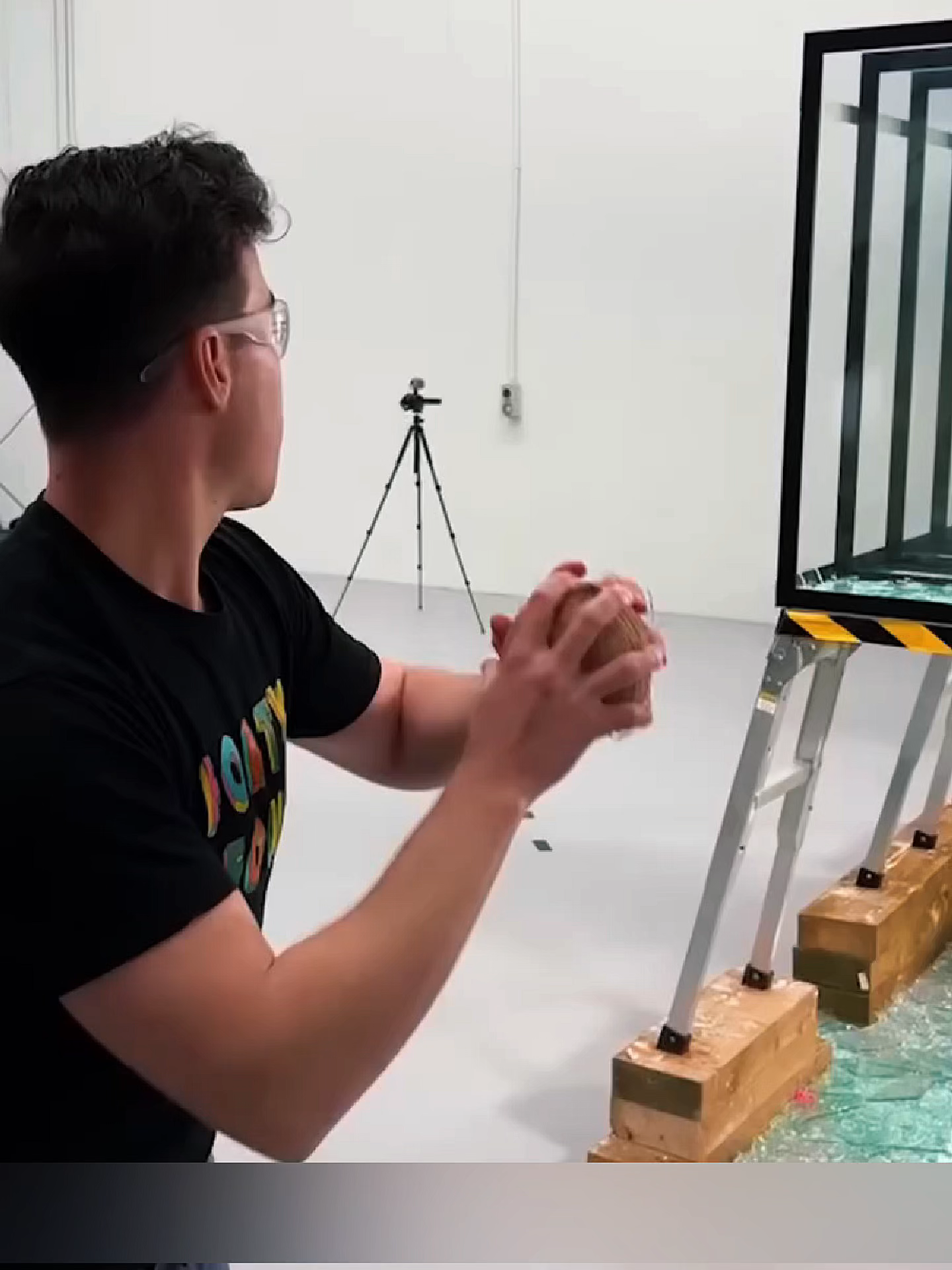 Bola baja Vs 10 lembar kaca #satisfying