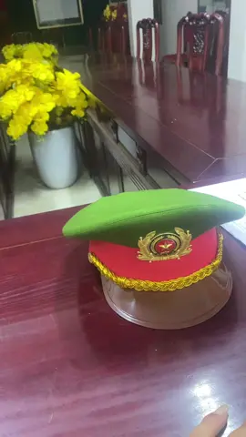 Đến sớm quá 