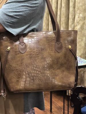 Carry confidence, wear style. Get UPTO 60% OFF on premium handbags. Don't miss! Limited time only!
