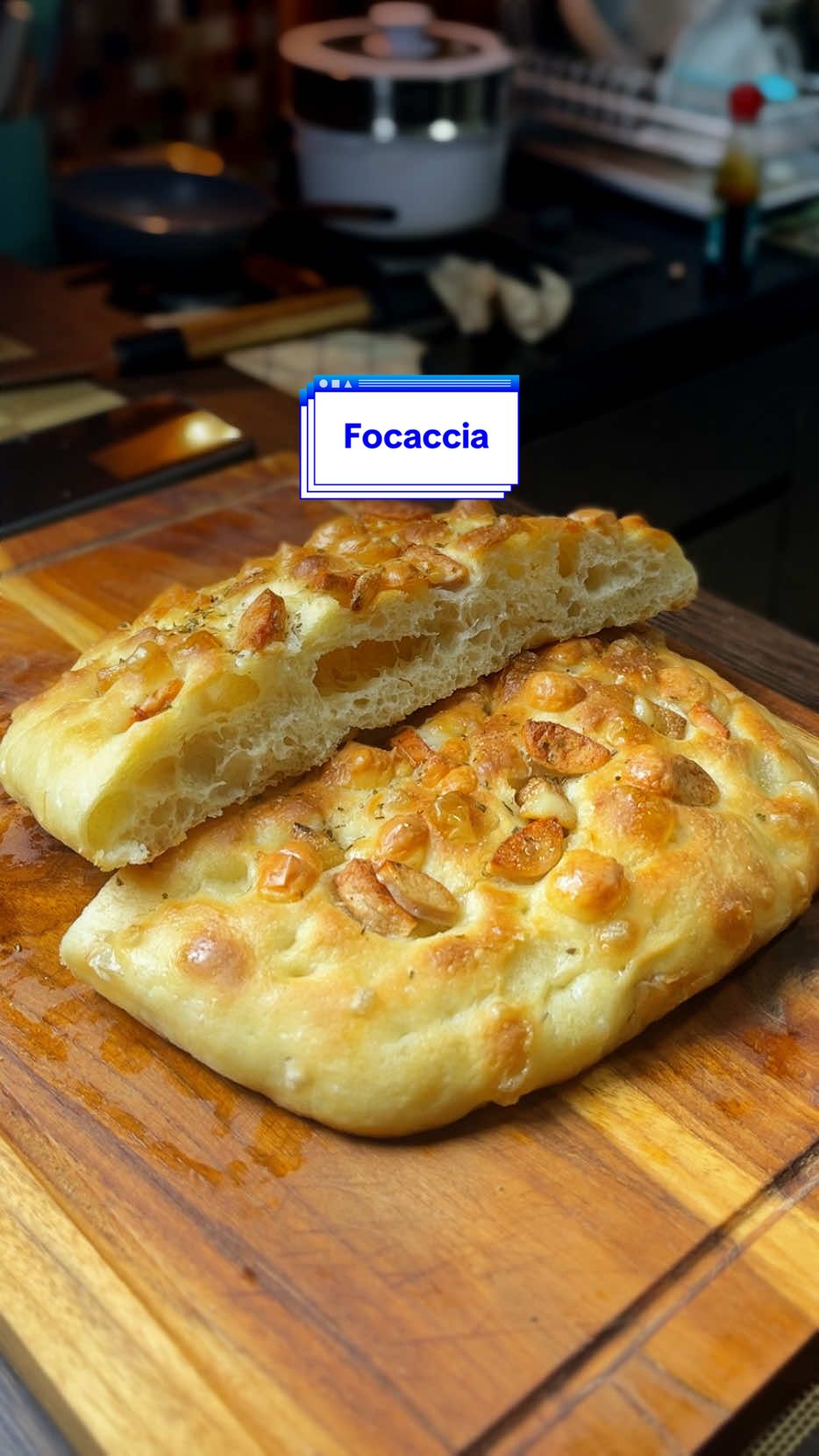 Yang bikin mahal dari roti ini adalah waktunya 😩 Bahan-bahan focaccia : 200ml air 3 sdm minyak (kalo bisa olive oil) 3 gr ragi instan 1 sdt gula pasir 250gr terigu pro tinggi 1/2 sdt garam Notes : - Stretch and folding tiap 20 menit di 4 sisinya. Lakukan sebanyak 4x - resting adonan semalaman / 6 jam di chiller [kulkas] sebelum diberi topping dan dipanggang. #focacciabread #focaccia #ocinmasakmasak 