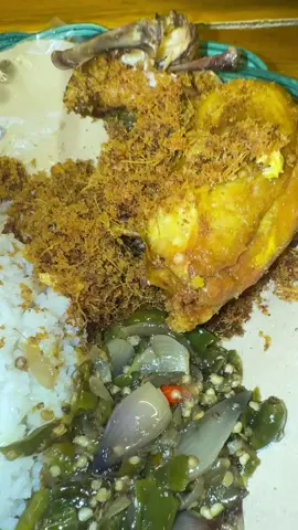 Bumbu ayam nya endullll, cabe ijo nya mantepppp 🔥🔥 Dimana lagi kalo bukan diii 📍Ayam Goreng Abbasy JL. Jend. Suprapto, belakang ratmiku kartini #promomakanmerdeka #lampungfoodhunter #kulinerlampung #rekomendasikulinerlampung #sigerfoodies 