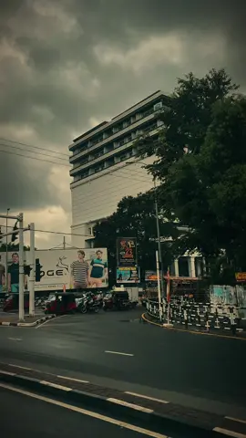 ආදරය දැනෙනා තැනක මා තනිවෙන්න හිම්කම් සොයනවා...🥺❤️‍🩹 | Background වීඩියෝ හොයන ඔයාටමයි ලස්සන ළමයෝ මේ video එක.!#tharuupage #backgroundvideo #quotes #sinhalaquotes #whatsappstatus 