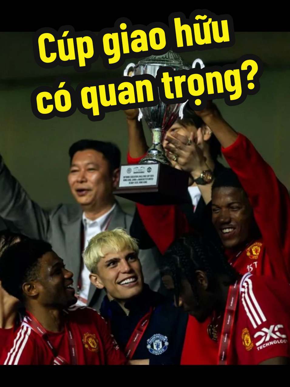 Trao cúp giao hữu không phải để làm màu. Cùng tìm hiểu lý do thực sự đằng sau, dưới góc nhìn tâm lý học nhé #tamlythethao #tamly #thethao #cup #friendly 