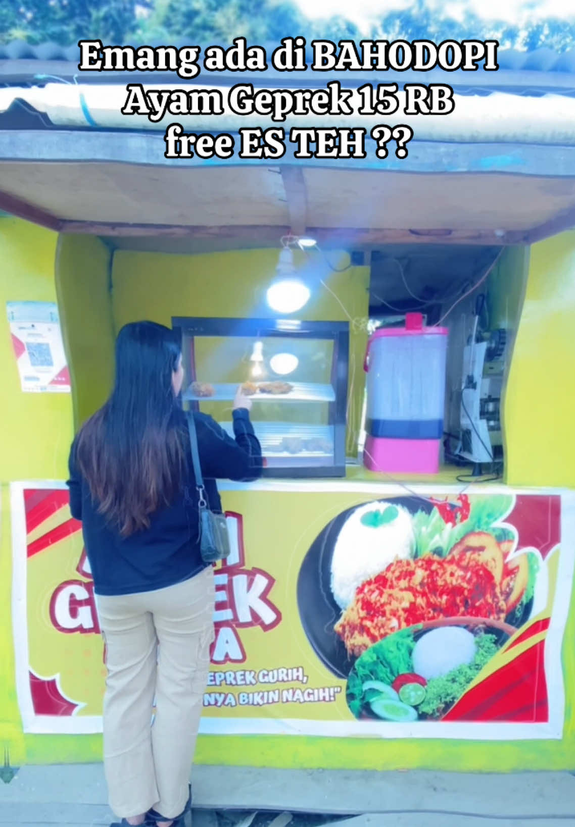 Kalau kangen ketemuan              kalau  lapar makan AYAM GERPEK HASYA CMN 15 rb an free es teh #ayamgeprek #bahodopihits #makananpedas 
