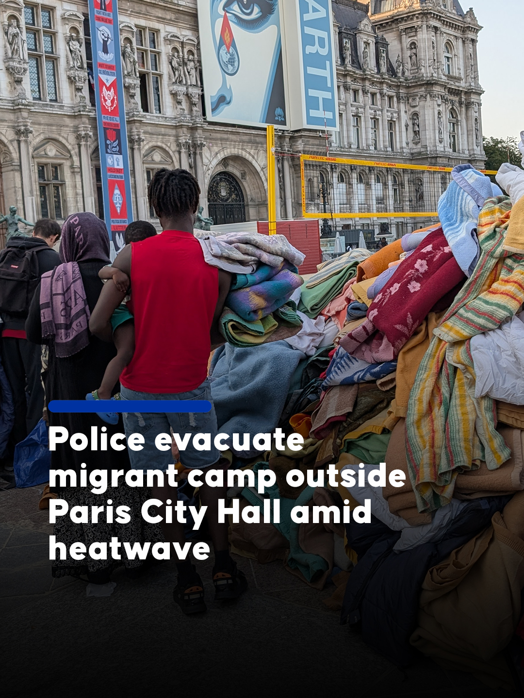French Police evacuated a migrant camp set up in front of Paris city hall, citing health risks posed by an ongoing heatwave ⤵️ #france