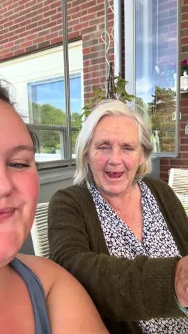 Lilla mamma 💗 #familjenbjornholm #alzheimersawareness #äldreboende 