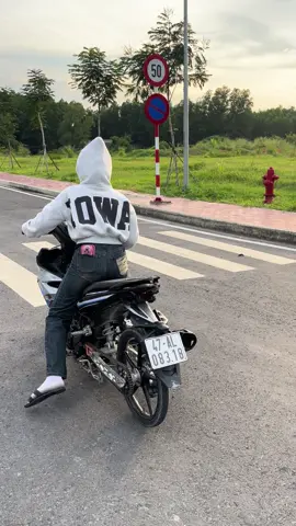 Ng quay siam êkay@Diêu niê:🐉🐲 🤓#xuhuongtiktok 
