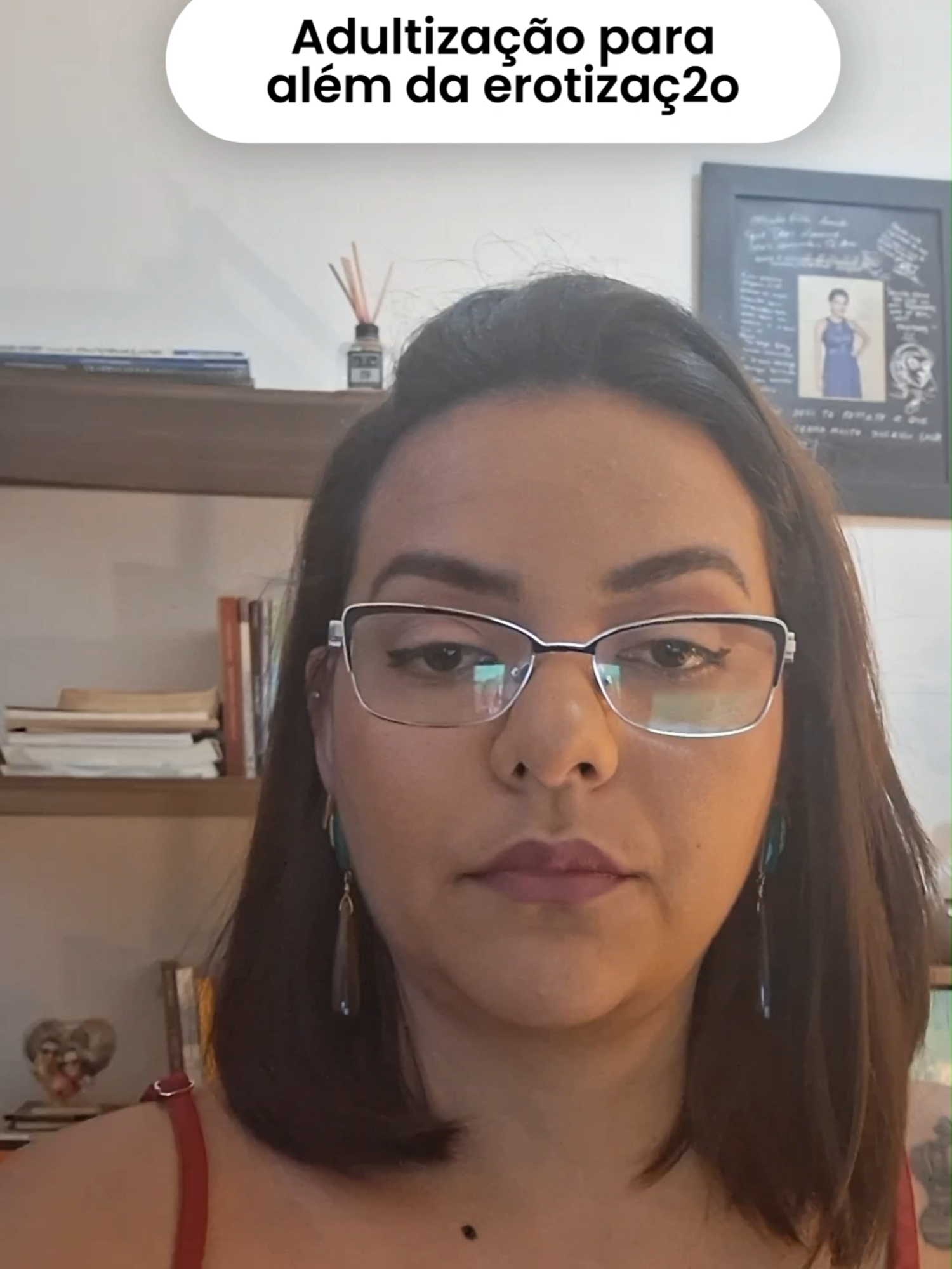 Adultização também é assumir que seu filho (a) tem maturidade para lidar e separar-se do mundo adulto quando ele envolve responsabilidades e afetos. Proteger a criança dos conflitos é garantir com maior segurança o desenvolvimento emocional. Nada te impede de buscar seus direitos ou se defender (caso preciso), mas é fundamental que a criança fique aparte disso, até que ela tenha idade suficiente para compreender a situação como um todo, se excluindo dela. #paisefilhos #adultizaçãoinfantil#terapiainfantil #aconselhamentoparental