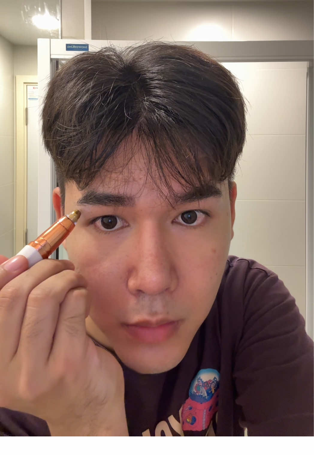 เมื่อก่อนตรงคิ้วอ่ะมันจะตกทุกวันมันทำให้เราดูเศร้าอ่ะ คือคิ้วมันเยอะจนมันเลยที่ห่างตา ทำให้ดูน่าดูเศร้าๆ ล่องกกันดูจะว่าใครที่คิ้วเยอะ น่่จะต้องการตัวนี้#กันคิ้วผู้ชาย #กันคิ้วไฟฟ้า 