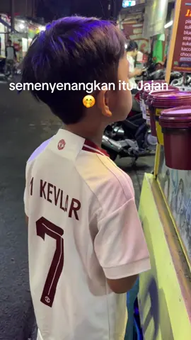 jakarta hari ini seharian hujan , jadi pengen nya tuh makan terus 🤭😀😀#jakarta #hujan🌧️ 