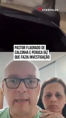 Um vídeo que começou a viralizar nas redes sociais nessa segunda-feira (11/8) mostra o #bispoEduardoCosta usando calcinha e peruca loira enquanto caminha próximo a um bar em Goiânia (GO). As imagens, divulgadas pela página Goiânia Mil Graus e enviadas por uma seguidora, rapidamente repercutiram na web e fizeram o líder religioso se pronunciar. A denunciante afirmou que o pastor “usa o nome de Deus para ganhar dinheiro” e costuma ficar na porta de bares daquela região. Nos comentários do post, internautas disseram reconhecer Eduardo Costa e relataram situações semelhantes envolvendo o religioso. “Na época, eu trabalhava para ele. A esposa dele, que hoje é ex, pegou ele de vestidinho vermelho perto dos motéis. Foi o maior barraco. Eu vi tudo”, contou uma pessoa. Diante da repercussão, Eduardo gravou um vídeo com a esposa, missionária Valquíria Costa, para explicar o ocorrido. Segundo ele, o uso da peruca e do short foi “para fazer uma investigação pessoal sobre uma situação pessoal”. “De forma errada, acabei colocando uma peruca e um short para tentar localizar um endereço”, explicou. Eduardo disse ainda que foi filmado de maneira escondida por alguém que depois tentou extorqui-lo. O pastor explicou que a pessoa responsável pelas imagens pediu um pagamento até o meio-dia de segunda-feira (11/8) para não divulgar o vídeo. Ele optou por não ceder à chantagem e garantiu que sua esposa sabia da investigação, embora não de todos os detalhes. O bispo afirmou que a situação caracteriza “tentativa de constrangimento ilegal e uso indevido de imagem”, mas não informou se tomou alguma medida legal contra a suposta extorsão. #tiktoknoticias 