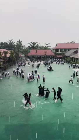 #sekolah #smanda #hujan 